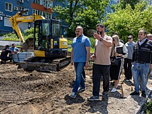 Глава Владивостока проверил ход работ в скверах, которые благоустраивают по нацпроекту