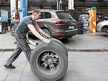 Гидрометцентр призвал автомобилистов срочно сменить летнюю резину на зимнюю