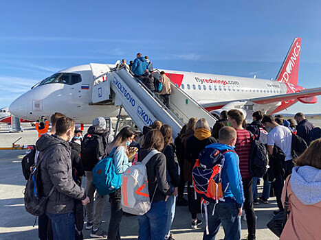 Авиакомпания Red Wings модифицировала 16 самолетов "Суперджет 100" для увеличения дальности полетов