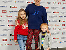 Тутта Ларсен, Ольга Ломоносова и другие звезды с детьми побывали на новогоднем ледовом шоу Ильи Авербуха «Щелкунчик»