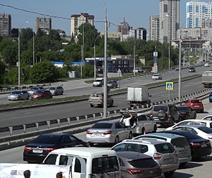 Начался ремонт Ипподромской магистрали в Новосибирске