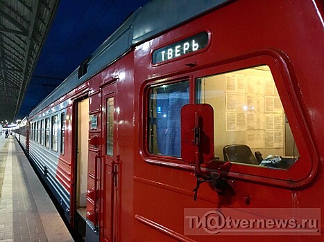 Из-за Covid-19 временно приостановили акцию бесплатного проезда ветеранам в электричках