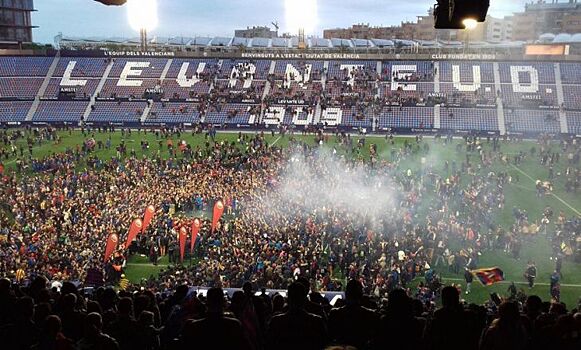 Футболисты "Леванте" обыграли "Овеьедо" и обеспечили возращение в испанскую примеру