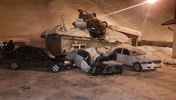 Фатальный полет на трассе в Северной Осетии попал в объективы камер наблюдения