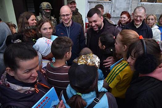 Встреча с ветеранами и детьми: раскрыты подробности поездки Кириенко на Донбасс