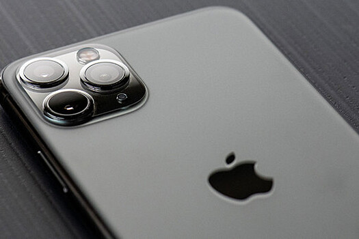 В Екатеринбурге у студентки украли iPhone во время досмотра на вокзале