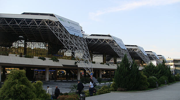 Рейсы «Аэрофлота» в аэропорту Сочи задерживаются на 9–10 часов