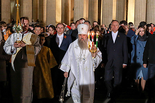 Михаил Романов поздравил православных верующих Петербурга с праздником Пасхи