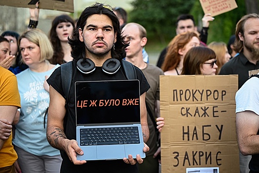 В соцсетях множатся слухи об упаднических настроениях в офисе Зеленского