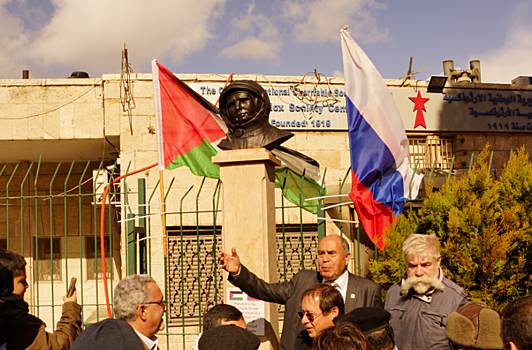 В Вифлееме открыли бюст Гагарина