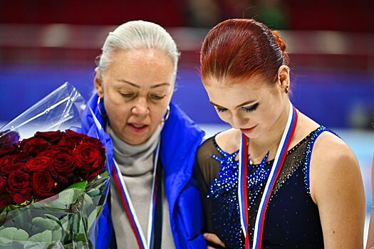Александра Трусова поздравила тренера Соколовскую с днём рождения