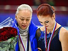 Александра Трусова поздравила тренера Соколовскую с днём рождения