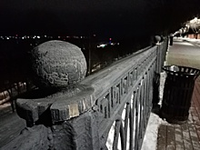 Элементы ограждения на Верхне-Волжской набережной оказались деревянными