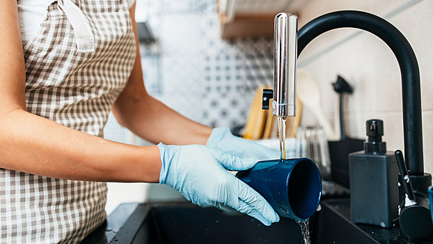 Эксперт рассказала, чем могут быть опасны средства для мытья посуды