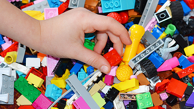 Что делать, если ребенок проглотил несъедобную вещь