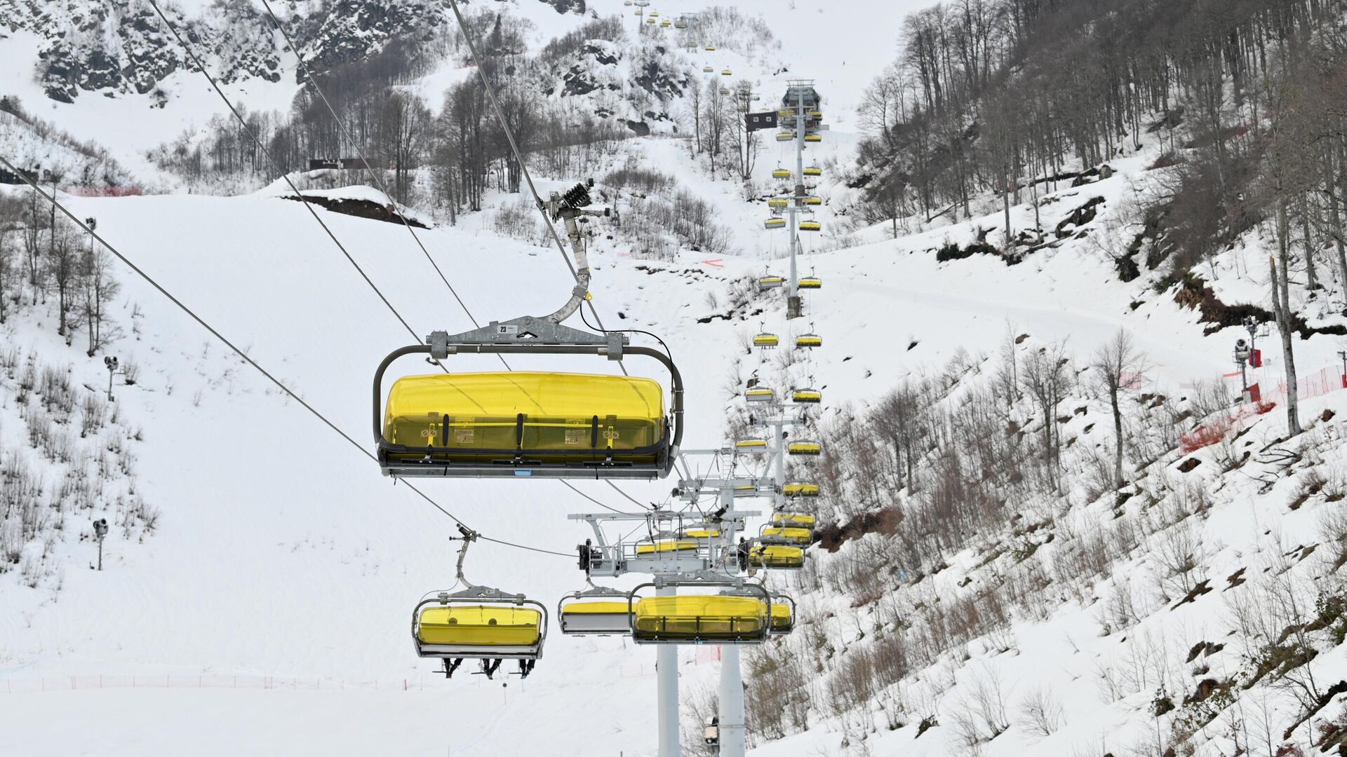 Появилось видео неудачного прыжка девушки с подъемника в Подмосковье