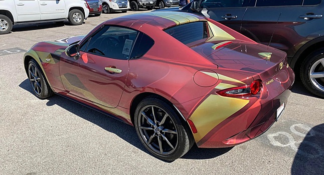 На продажу выстелена Mazda Miata с покраской в стиле «Железного человека»
