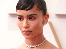 Зои Кравиц отдала дань уважения Одри Хёпберн на красной дорожке «Оскара»