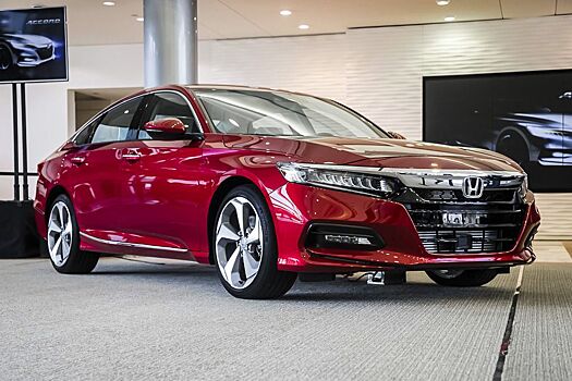 Новая Honda Accord стала на конвейер