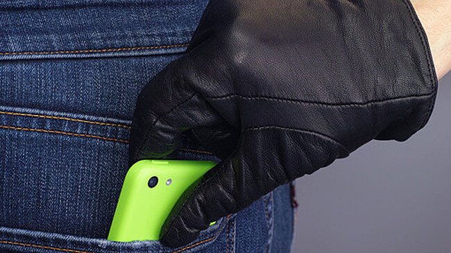 London Centric: лондонские грабители отказываются от украденных Android-смартфонов