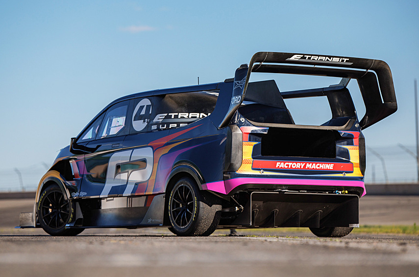 Следом намного более высокий и тяжёлый 1450-сильный электрофургон под управлением Ромена Дюма хотя лишь на 0,3 секунды, но всё же опередил спортивное купе.