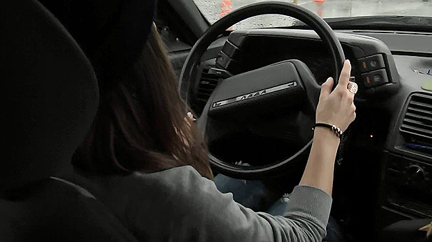 Департамент ЖКХ Нового Уренгоя предупредил автовладельцев о принудительной эвакуации транспорта