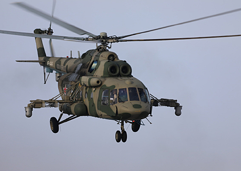 Экипажи Ми-8 ВКС России провели разведку районов посадки «Союза МС-24» в Казахстане