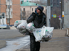 «Их пытаются вылавливать, но они прячутся по углам». Жители московского района устали от борьбы с бомжами