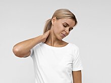 Реабилитолог объяснил, как помочь шее расслабиться