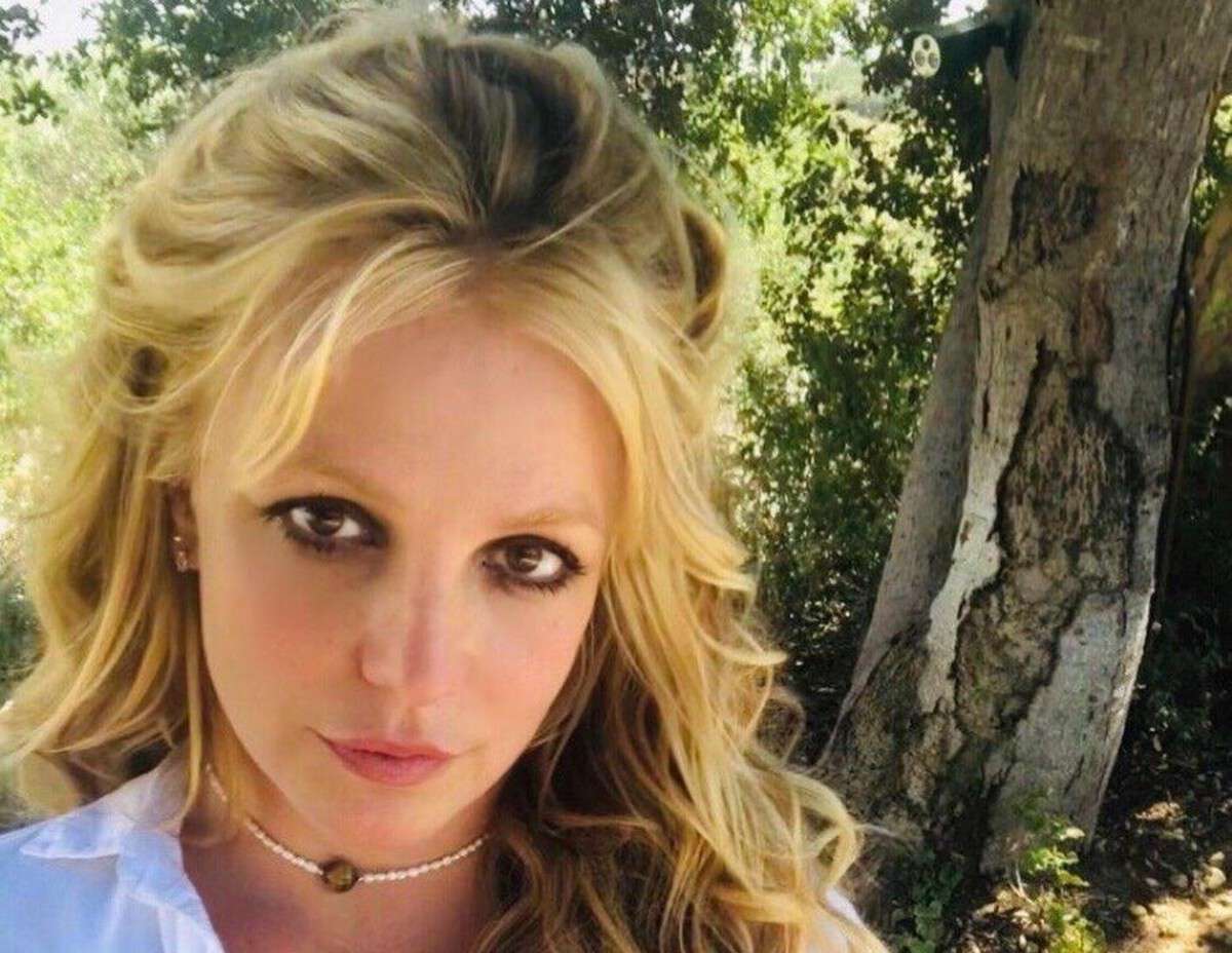 У Бритни Спирс возникли проблемы с законом из-за употребления спиртного в самолете