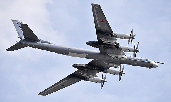Истребители США перехватили два российских Ту-95 в зоне ПВО Аляски