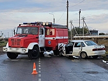 В Волгоградской области столкнулись пожарная машина и ВАЗ