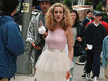 Юбку актрисы Сары Джессики Паркер из "Секса в большом городе" продали на аукционе