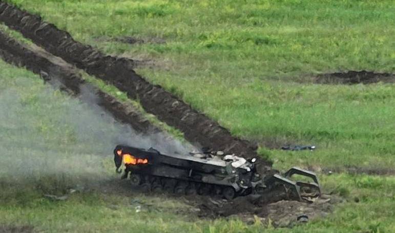 В Запорожье посмеялись над попыткой SkyNews назвать горящие танки НАТО фейком