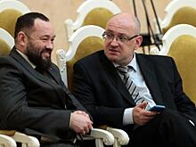Кто из депутатов петербургского ЗакСа сменил партийность перед выборами