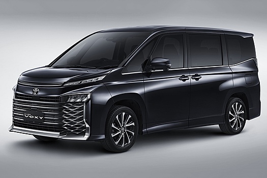 Toyota Voxy появился в России, но пока только в виде названия