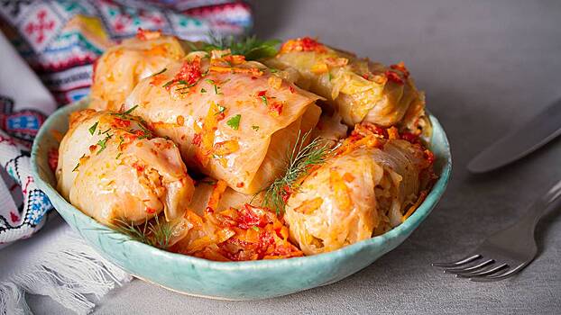 Оладьи из икры минтая и голубцы с грибами: рецепты необычных постных блюд