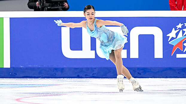 Фигуристка Петросян прыгнула тройной аксель во время показательного номера на Кубке Московского спорта