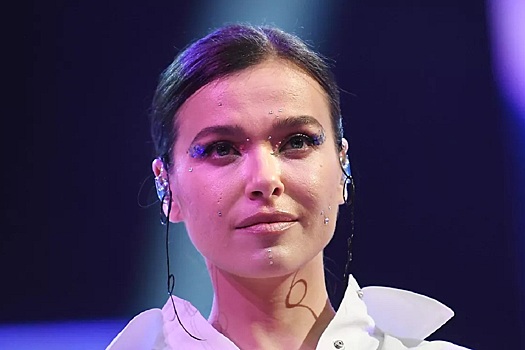 Бывшая солистка Serebro Елена Темникова продала подмосковный коттедж за 95 млн рублей