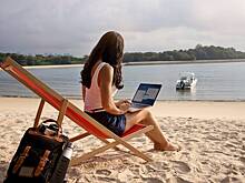 Стало известно, сколько россиян вынуждены работать во время отпуска