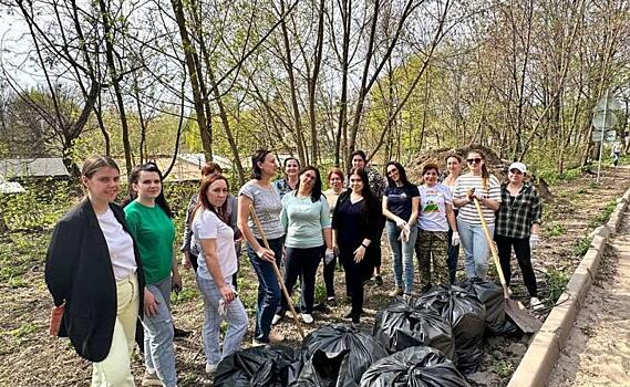 Сотрудники Минприроды Курской области собрали 7,5 кубометров мусора