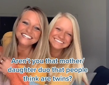 41-летняя тиктокерша и ее 16-летняя дочь выглядят как близнецы: видео