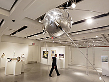 В США продали модель первого советского спутника