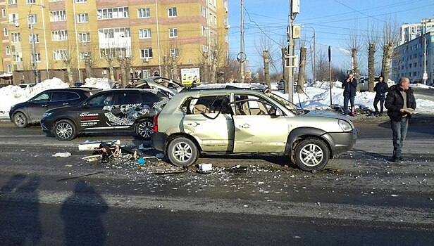 Автомобиль взорвался на повороте в Нижнем Новгороде