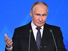 Путин выразил сожаление, что никогда не играл на фортепиано