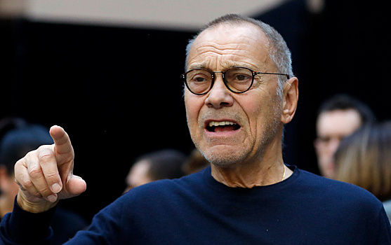 Кончаловский инвестировал в крупную аптечную сеть