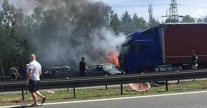Шесть человек погибли в массовой аварии в Польше