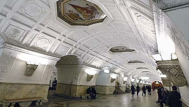 Несколько массивных колонн восстановят на станции метро «Белорусская»