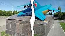 Общественник: На входе в саратовский Парк Победы разрушается постамент под военным самолетом