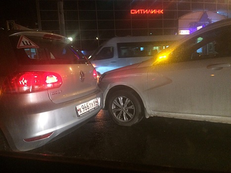 ДТП в Заводском районе Саратова привело к большим заторам